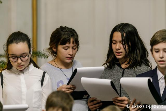 (Foto) Parohia Valea Adâncă – Colindători la Reședința Mitropolitană 2021