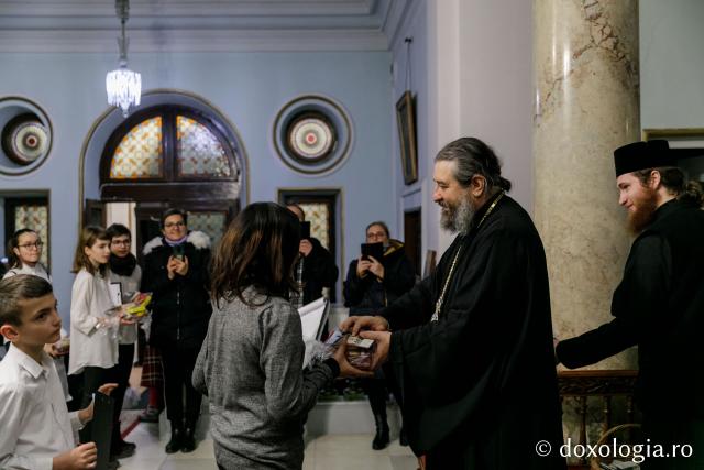 (Foto) Parohia Valea Adâncă – Colindători la Reședința Mitropolitană 2021