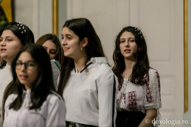 (Foto) Parohia Slobozia-Voinești – Colindători la Reședința Mitropolitană 2021