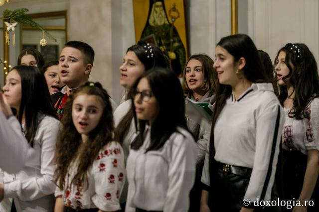 (Foto) Parohia Slobozia-Voinești – Colindători la Reședința Mitropolitană 2021