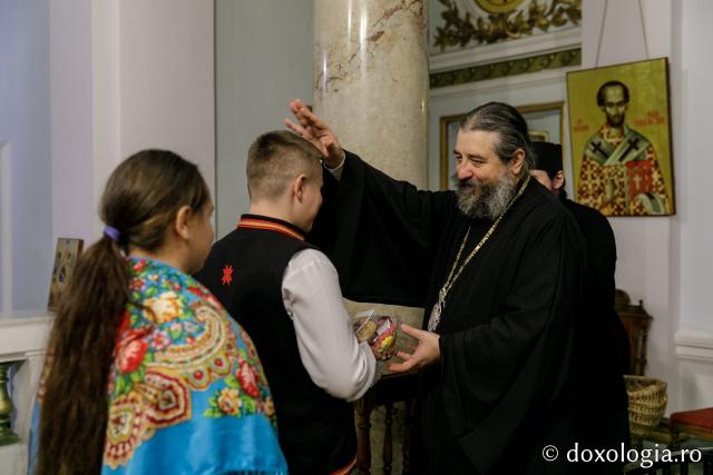 (Foto) Parohia Slobozia-Voinești – Colindători la Reședința Mitropolitană 2021