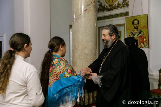 (Foto) Parohia Slobozia-Voinești – Colindători la Reședința Mitropolitană 2021