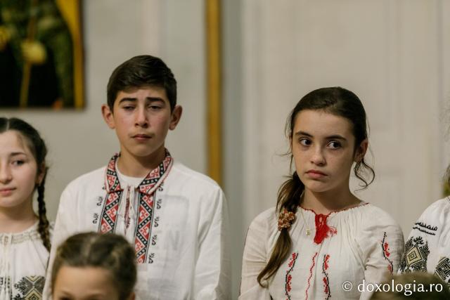 (Foto) Parohia Șerbești – Colindători la Reședința Mitropolitană 2021