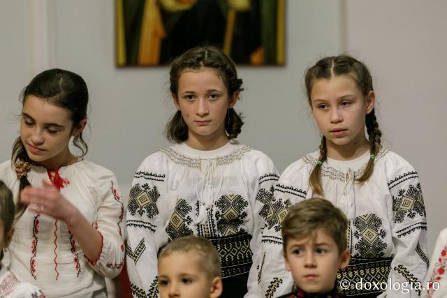 (Foto) Parohia Șerbești – Colindători la Reședința Mitropolitană 2021