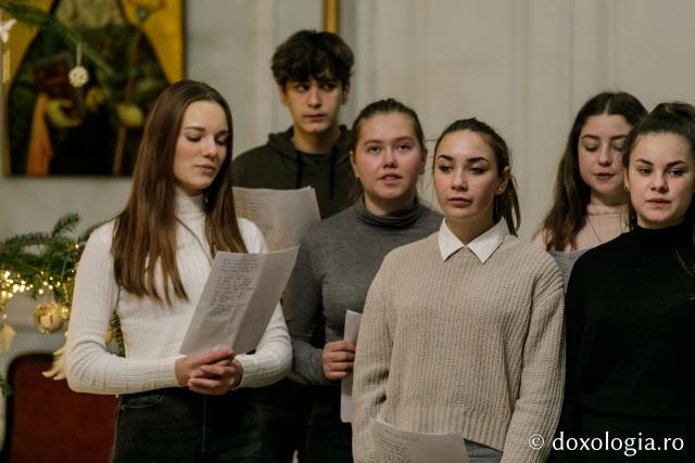 (Foto) Parohia Tungujei – Colindători la Reședința Mitropolitană 2021