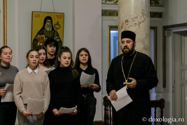 (Foto) Parohia Tungujei – Colindători la Reședința Mitropolitană 2021