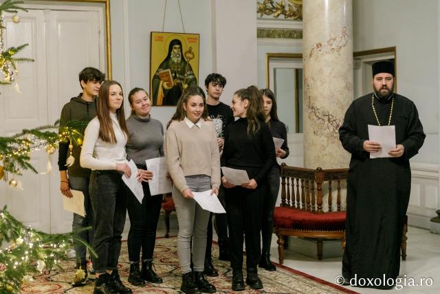 (Foto) Parohia Tungujei – Colindători la Reședința Mitropolitană 2021