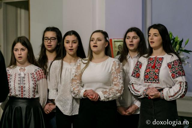 (Foto) Parohia Moșna – Colindători la Reședința Mitropolitană 2021