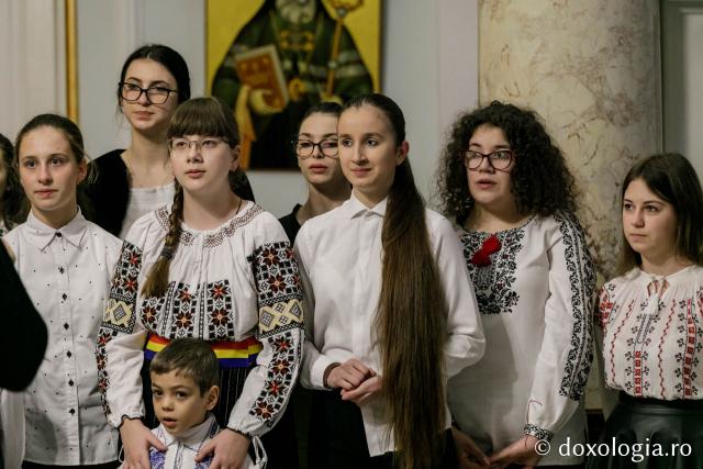 (Foto) Parohia Moșna – Colindători la Reședința Mitropolitană 2021