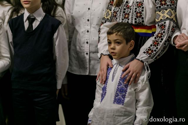 (Foto) Parohia Moșna – Colindători la Reședința Mitropolitană 2021
