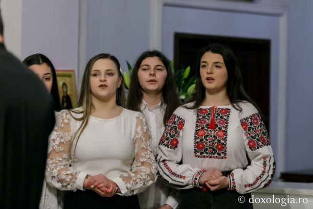 (Foto) Parohia Moșna – Colindători la Reședința Mitropolitană 2021