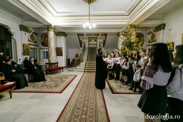(Foto) Parohia Moșna – Colindători la Reședința Mitropolitană 2021