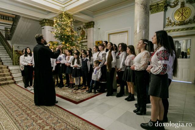 (Foto) Parohia Moșna – Colindători la Reședința Mitropolitană 2021