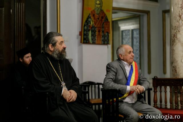 (Foto) Parohia Cozmești – Colindători la Reședința Mitropolitană 2021