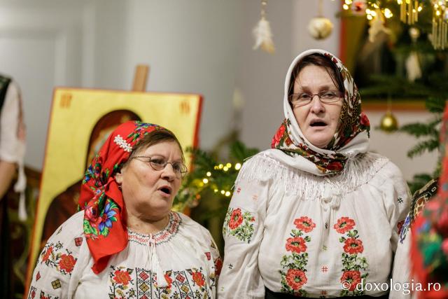 (Foto) Parohia Cozmești – Colindători la Reședința Mitropolitană 2021