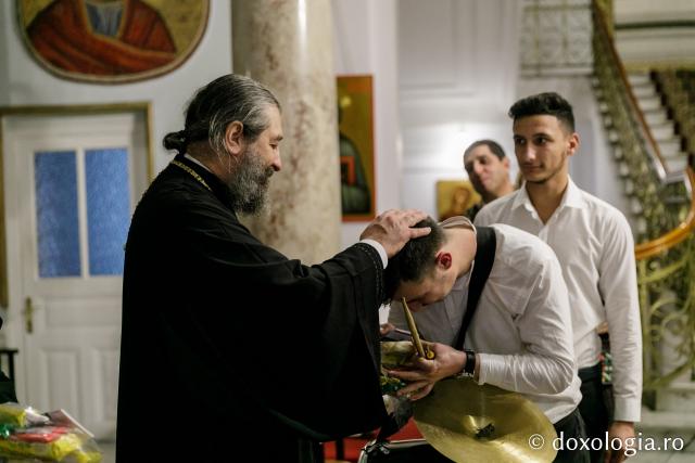 (Foto) Parohia Cozmești – Colindători la Reședința Mitropolitană 2021