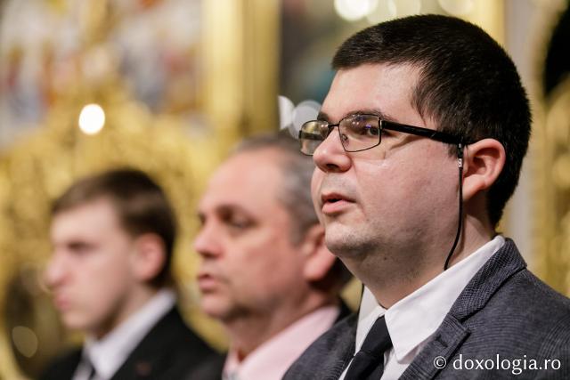 (Foto) Căminul „Buna Vestire” – Colindători la Reședința Mitropolitană 2021