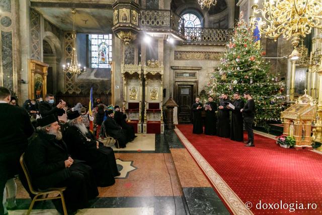 (Foto) Corul clericilor din Medeleni, Basarabia – Colindători la Reședința Mitropolitană 2021