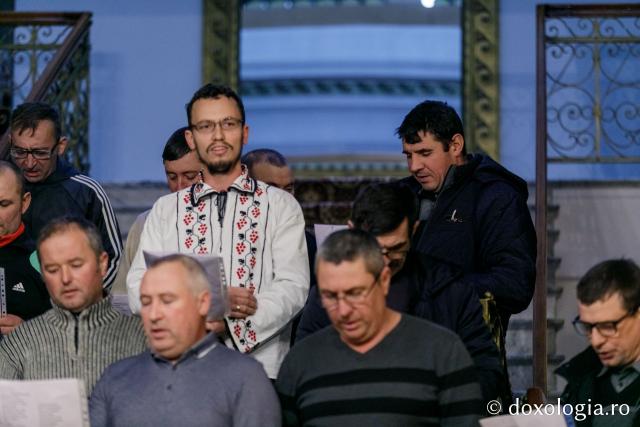 (Foto) Echipa „Meșterul Manole” – Colindători la Reședința Mitropolitană 2021