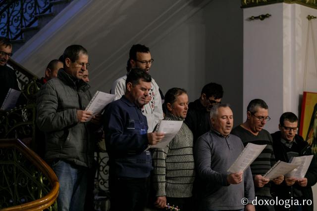 (Foto) Echipa „Meșterul Manole” – Colindători la Reședința Mitropolitană 2021