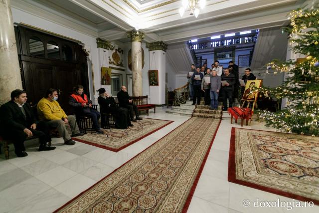 (Foto) Echipa „Meșterul Manole” – Colindători la Reședința Mitropolitană 2021
