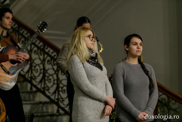 (Foto) Grup vocal-instrumental – Colindători la Reședința Mitropolitană 2021