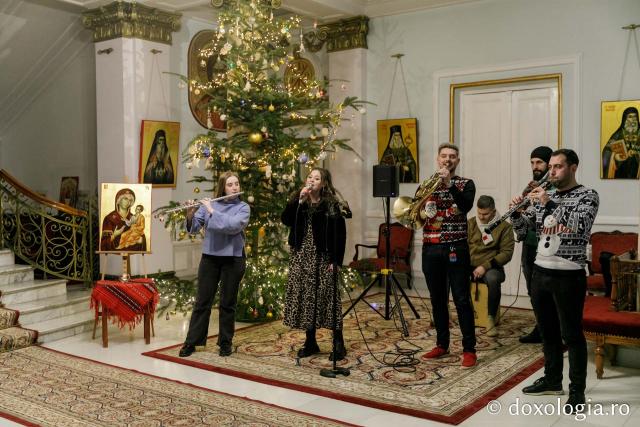 (Foto) Santa`s Band – Colindători la Reședința Mitropolitană 2021