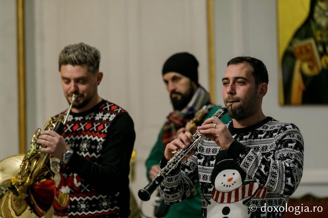 (Foto) Santa`s Band – Colindători la Reședința Mitropolitană 2021