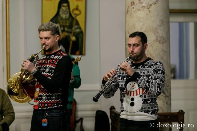 (Foto) Santa`s Band – Colindători la Reședința Mitropolitană 2021