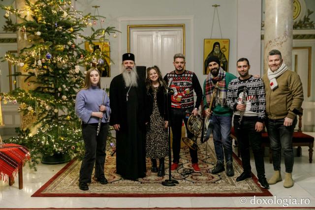 (Foto) Santa`s Band – Colindători la Reședința Mitropolitană 2021