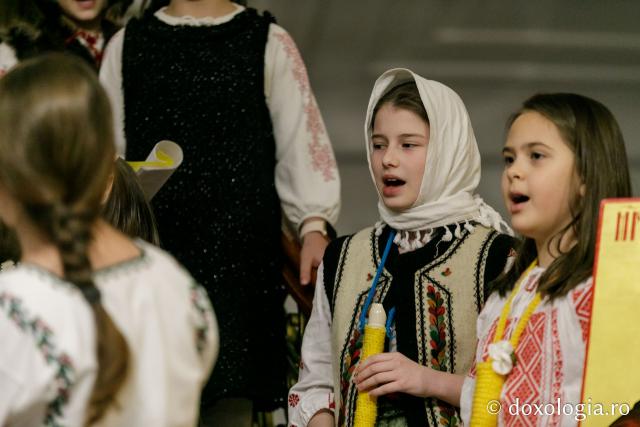 (Foto) Parohia Tălpălari – Colindători la Reședința Mitropolitană 2021