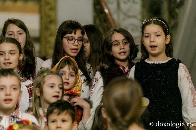 (Foto) Parohia Tălpălari – Colindători la Reședința Mitropolitană 2021