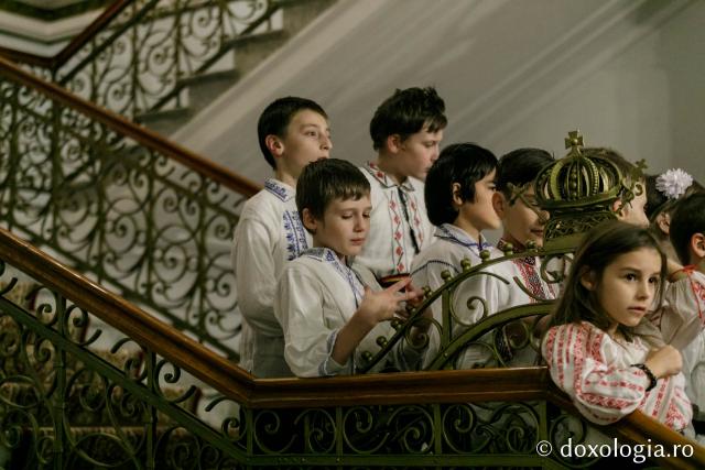 (Foto) Parohia Tălpălari – Colindători la Reședința Mitropolitană 2021