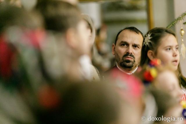 (Foto) Parohia Tălpălari – Colindători la Reședința Mitropolitană 2021