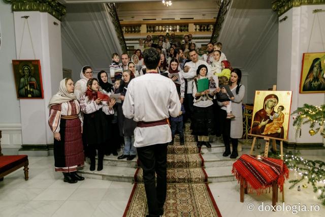 (Foto) Parohia Tălpălari – Colindători la Reședința Mitropolitană 2021