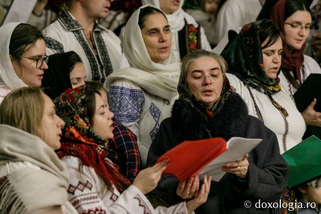 (Foto) Parohia Tălpălari – Colindători la Reședința Mitropolitană 2021