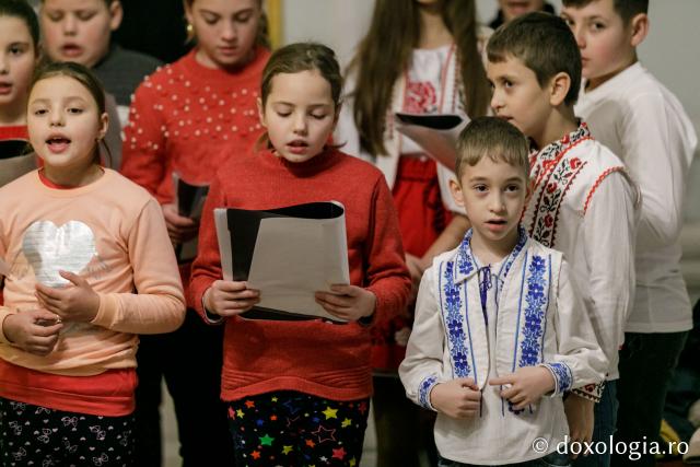 (Foto) Parohia Boroșoaia – Colindători la Reședința Mitropolitană 2021
