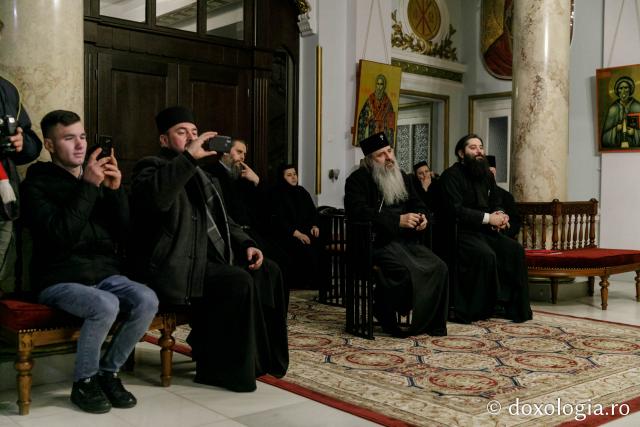 (Foto) Parohia Boroșoaia – Colindători la Reședința Mitropolitană 2021