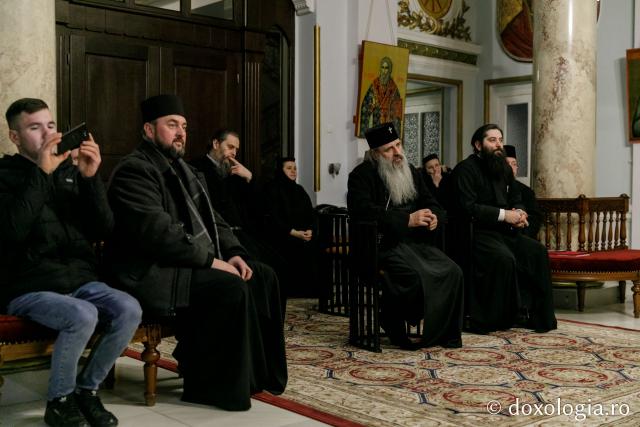 (Foto) Parohia Boroșoaia – Colindători la Reședința Mitropolitană 2021