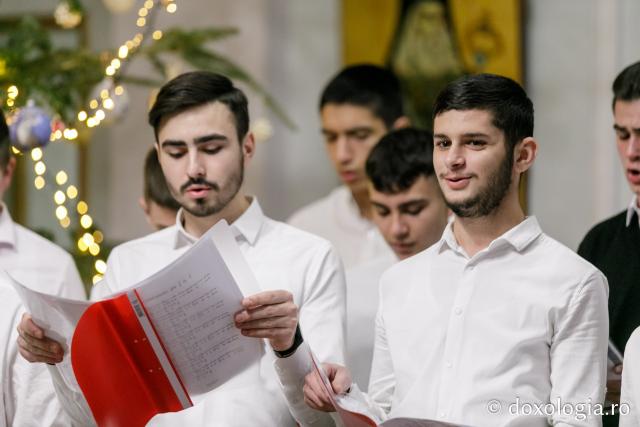 (Foto) Asociația „Familia Nostra” – Colindători la Reședința Mitropolitană 2021