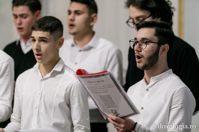 (Foto) Asociația „Familia Nostra” – Colindători la Reședința Mitropolitană 2021