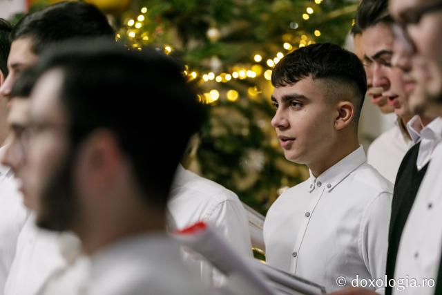 (Foto) Asociația „Familia Nostra” – Colindători la Reședința Mitropolitană 2021