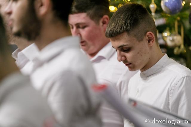 (Foto) Asociația „Familia Nostra” – Colindători la Reședința Mitropolitană 2021