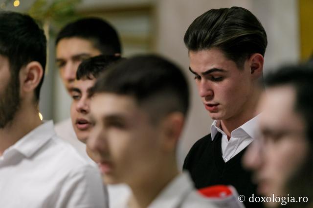 (Foto) Asociația „Familia Nostra” – Colindători la Reședința Mitropolitană 2021