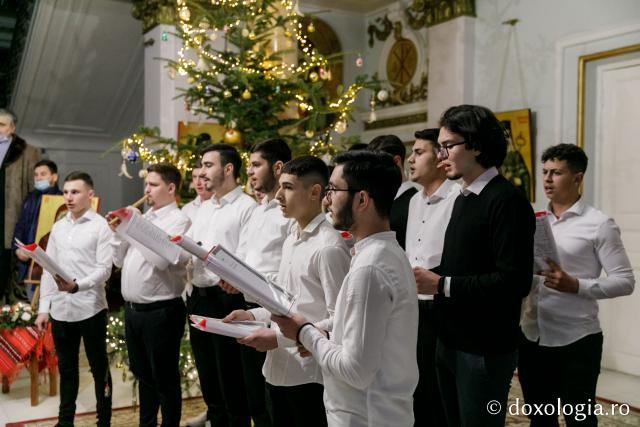 (Foto) Asociația „Familia Nostra” – Colindători la Reședința Mitropolitană 2021