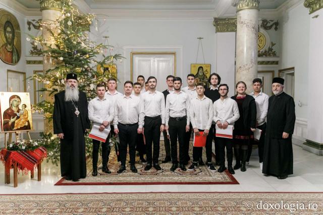 (Foto) Asociația „Familia Nostra” – Colindători la Reședința Mitropolitană 2021