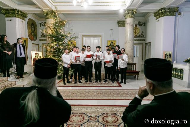 (Foto) Asociația „Familia Nostra” – Colindători la Reședința Mitropolitană 2021