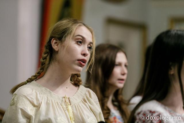 (Foto) Colegiul Național de Artă „Octav Băncilă” din Iași – Colindători la Reședința Mitropolitană 2021 (Foto) Colegiul Național de Artă „Octav Băncilă” din Iași – Colindători la Reședința Mitropolitană 2021