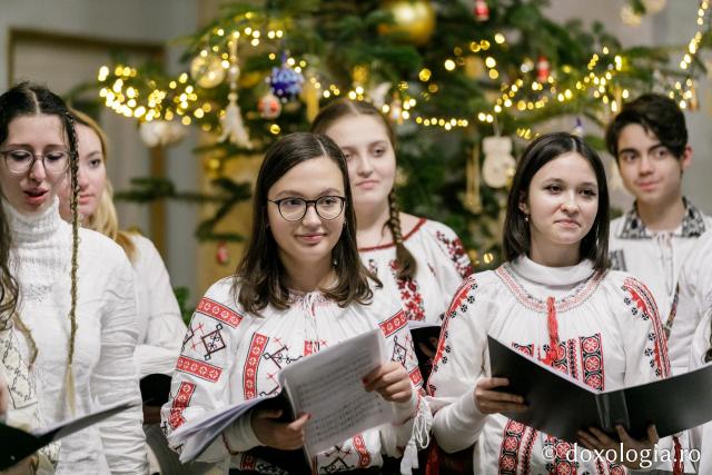 (Foto) Colegiul Național de Artă „Octav Băncilă” din Iași – Colindători la Reședința Mitropolitană 2021 (Foto) Colegiul Național de Artă „Octav Băncilă” din Iași – Colindători la Reședința Mitropolitană 2021