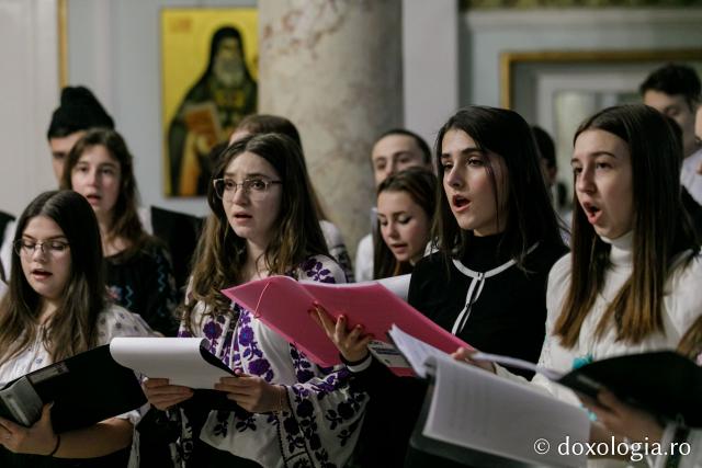 (Foto) Colegiul Național de Artă „Octav Băncilă” din Iași – Colindători la Reședința Mitropolitană 2021 (Foto) Colegiul Național de Artă „Octav Băncilă” din Iași – Colindători la Reședința Mitropolitană 2021